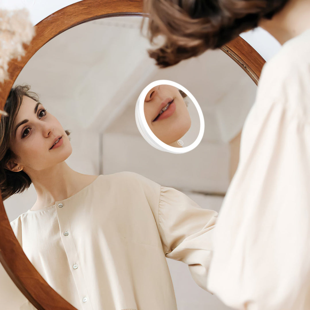 30X Magnifying Mirror With Light 3 Colors Dimmable Brightness Included Tweezer Scissor _x000B__x000B_Travel Magnifying Makeup Mirror with Suction Cup 360¡ Adjusta