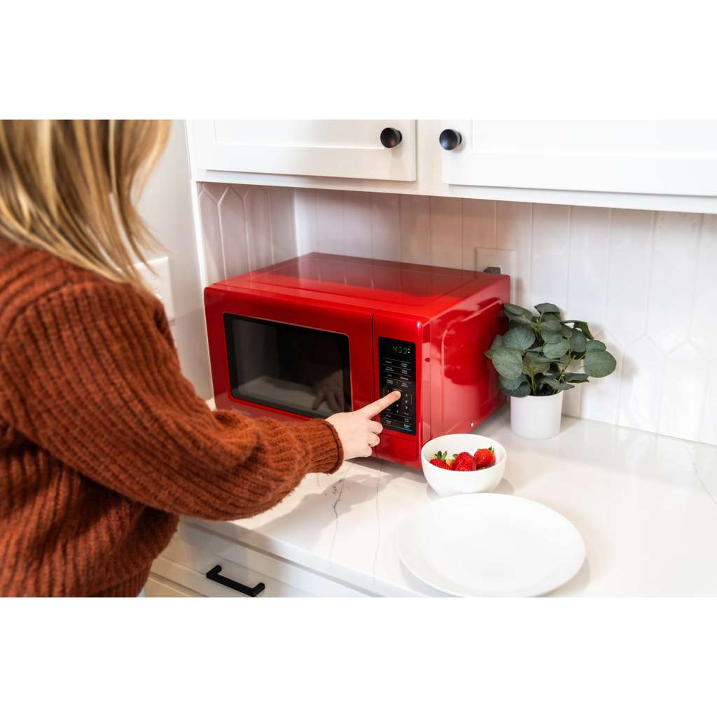 Magic Chef 0.9 Cu. Ft. 900W Countertop Microwave with Digital Touch Controls - Red - view 8