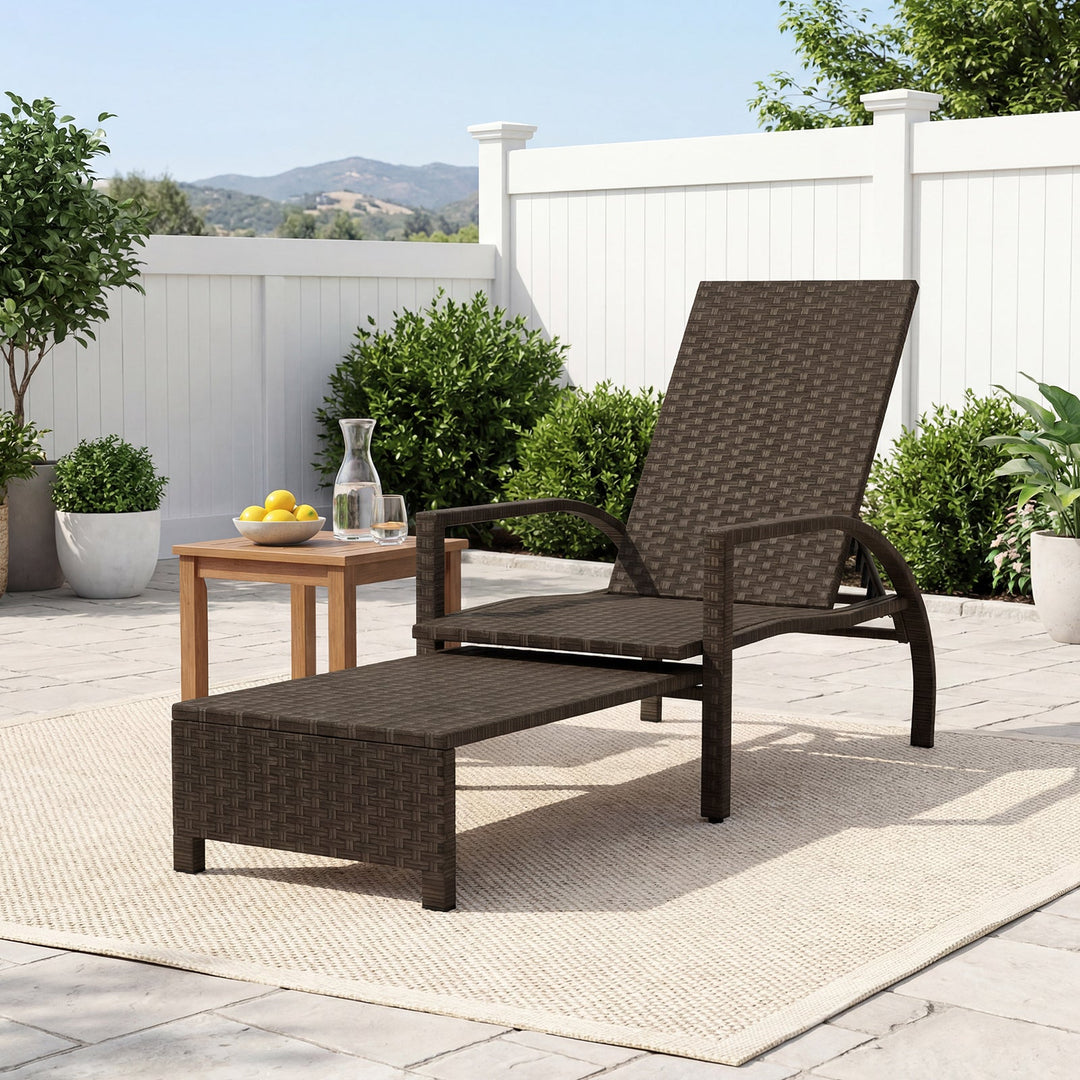 Patio Chaise Lounge Outdoor Rattan Lounge Chair with Retractable Ottoman