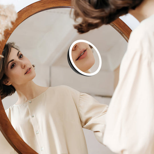 30X Magnifying Mirror With Light 3 Colors Dimmable Brightness Included Tweezer Scissor _x000B__x000B_Travel Magnifying Makeup Mirror with Suction Cup 360¡ Adjusta
